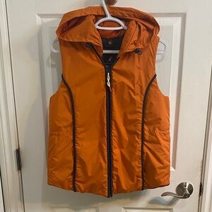 Nautica Women’s Orange Navy Hooded Vest Adjustable Waist Size Medium Outdoor